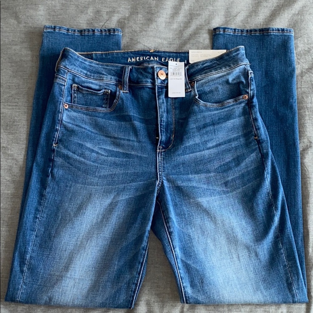 AE HIGH-RISE JEANS